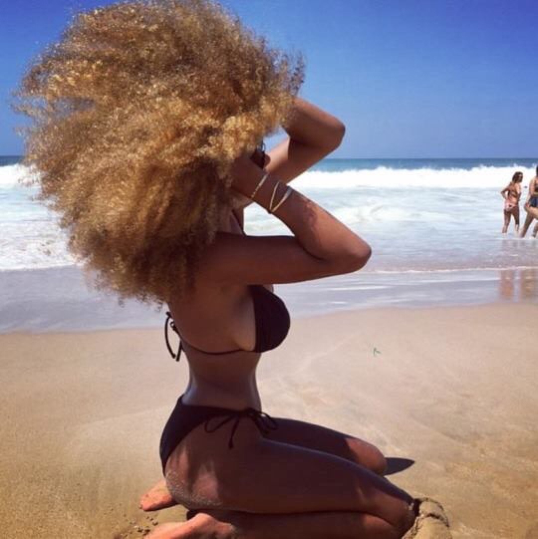 black lady shaking ass