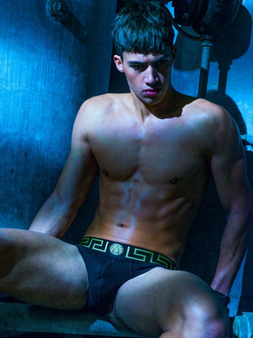 fantasists:
“Alessio Pozzi by Manuel Scrima for Adon Magazine #20
”