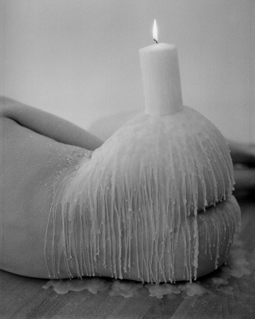 nevver:

Hot wax, Hendrik Krönert