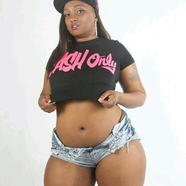 twerking nike xxxl,twerk some girl viners,twerking with nothing but your t shirt on usa,dance online download