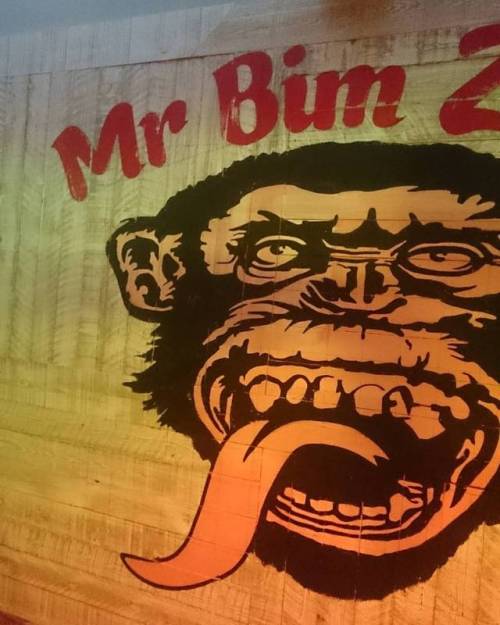 <p>Some of the weekends work. <br/>
Right, I’m off for a walk in the rain because I’ve missed the sun…<br/>
Emulsion on wood slated wall, aged and distressed. A bit like me. <br/>
#signwriter #signwriting #murals #mural #bristol247 #bristolart #bristolartists #pampambristol #bristolnightlife</p>