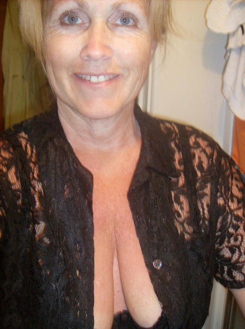 Geile hausfrauen ficken sie sucht ihn sex treffen PERVERSE NACKTE FRAUEN EROTIK MÜNCHEN SIE SUCHT IHN