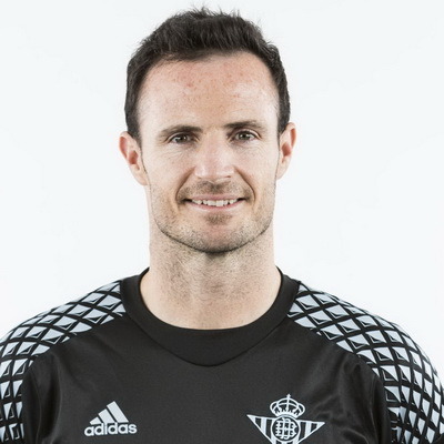 Manuel Herrera Yagüe (Madrid, Comunidad de Madrid, España, 29 de septiembre de 1981), más conocido como Manu Herrera es un futbolista español, que juega en la posición de portero. Actualmente forma parte del Real Betis Balompié de la Primera División...