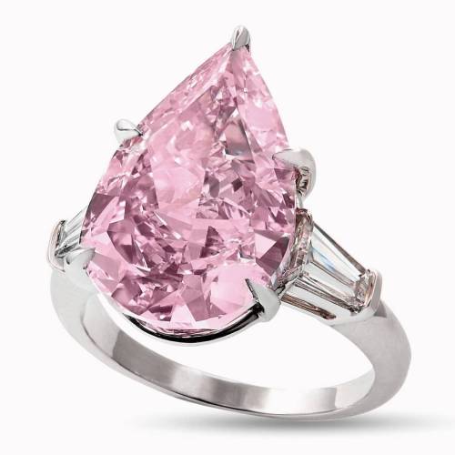 In the realm of natural coloured diamonds, those of a distinct...