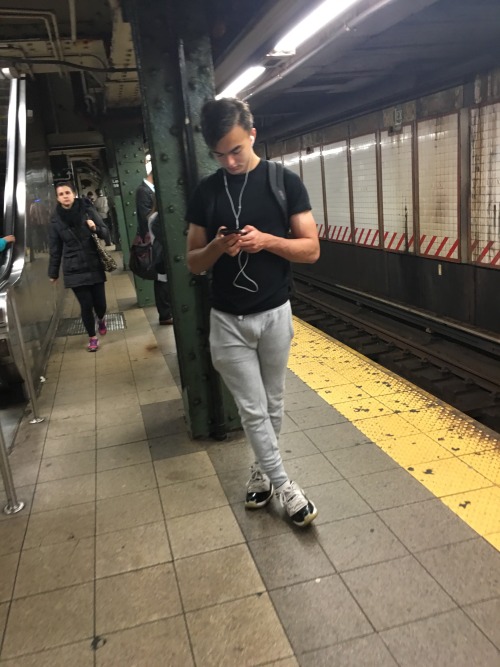 Cute Guy Bulge Subway Porn Tube Video