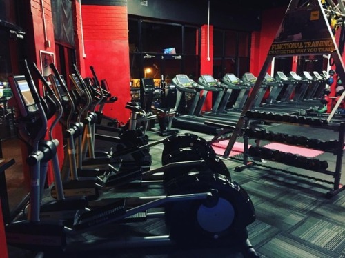 <p>YOUniverse Gym is on a mission to put YOU first 💪🏽 #YOUniverseGym #caloundra #kingsbeach #goldenbeach #pelicanwaters #aura (at Caloundra, Queensland)</p>