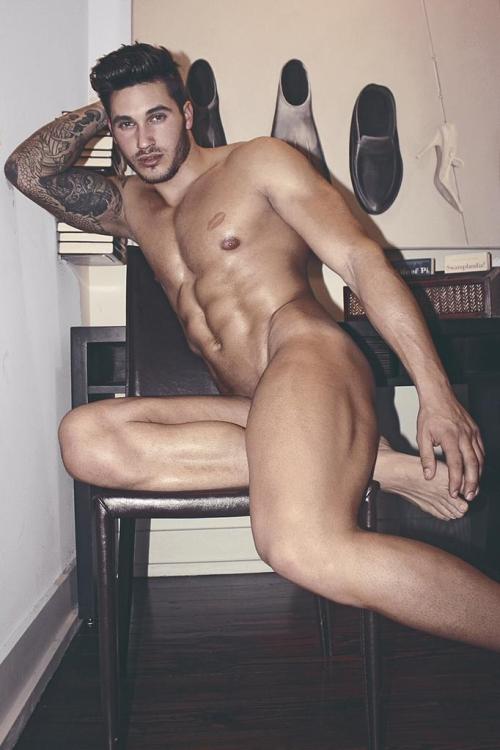gaymanpornblog:To see gay porn videos, click the videos... - Bonjour Messieurs