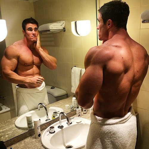 drwannabe:Calum von Moger - Bonjour Messieurs