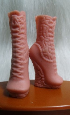 beamonsterhighfan:
“Thanks to evrything-and-nothing for the pics from Taobao !
Here are some identified !
”