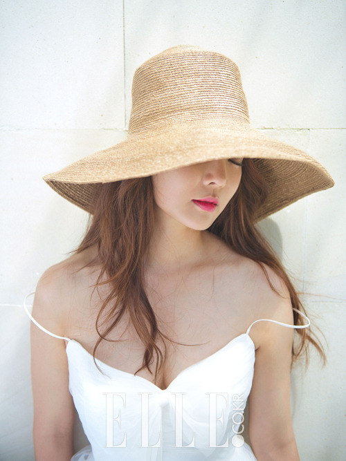 Chae Rim 채림 - Elle Magazine September Issue ‘14 Pics 01