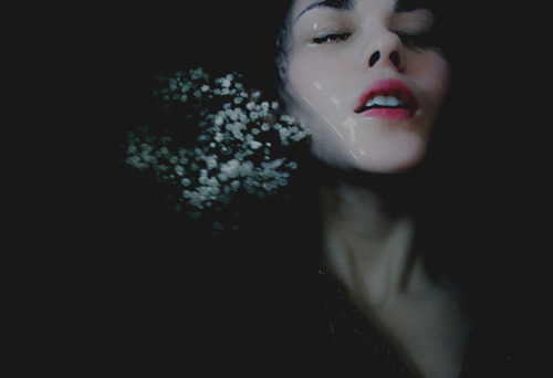 mira-mirabiliaimages:“Wet portrait” - Daily Ladies