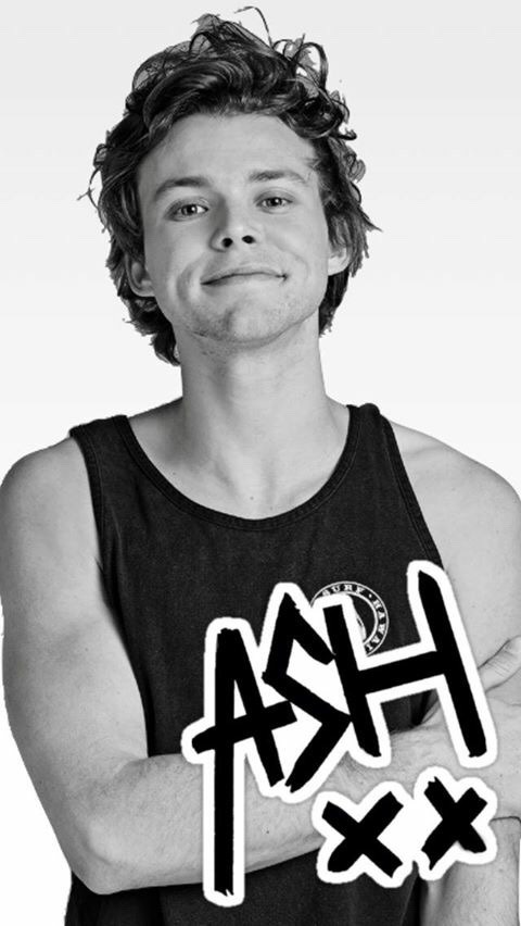 Ashton Irwin Tumblr Laptop Background