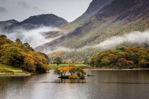 pagewoman:
“  Crummock Water, Lake District, Cumbria, England
by Andrew Locking
”