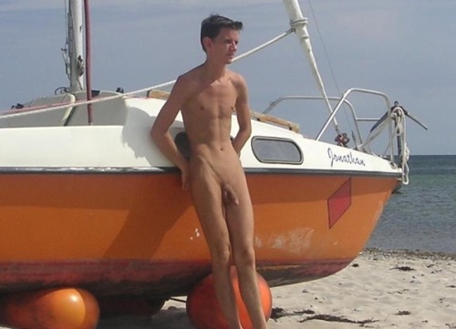 cat gennaro naked nude swimmer girl hd photo
