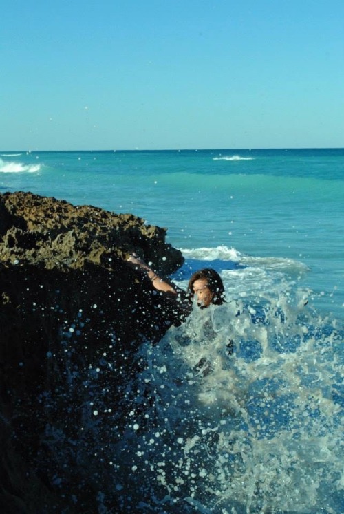 www.boulderingonline.pl Rock climbing and bouldering pictures and news thatclimbergirl: Wave splashed beach <H1>bouldering</H1> is my favorite