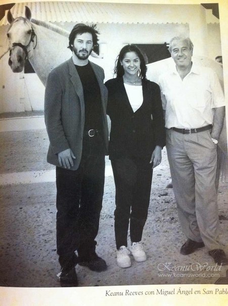 meyke6:
“Thanks♥KeanuWorldRu
This picture is from when they were in Spain,, in 1995, in Seville in the farm of Miguel Angel, called “St. Paul”. Where were bred purebred Spanish horses.
Esta foto es de cuando estuvieron en España en el 1995, en...