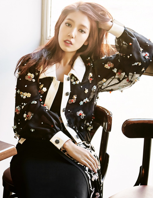 [MAGAZINE] Park Shin Hye – Elle Magazine November Issue ‘15 2000x2587