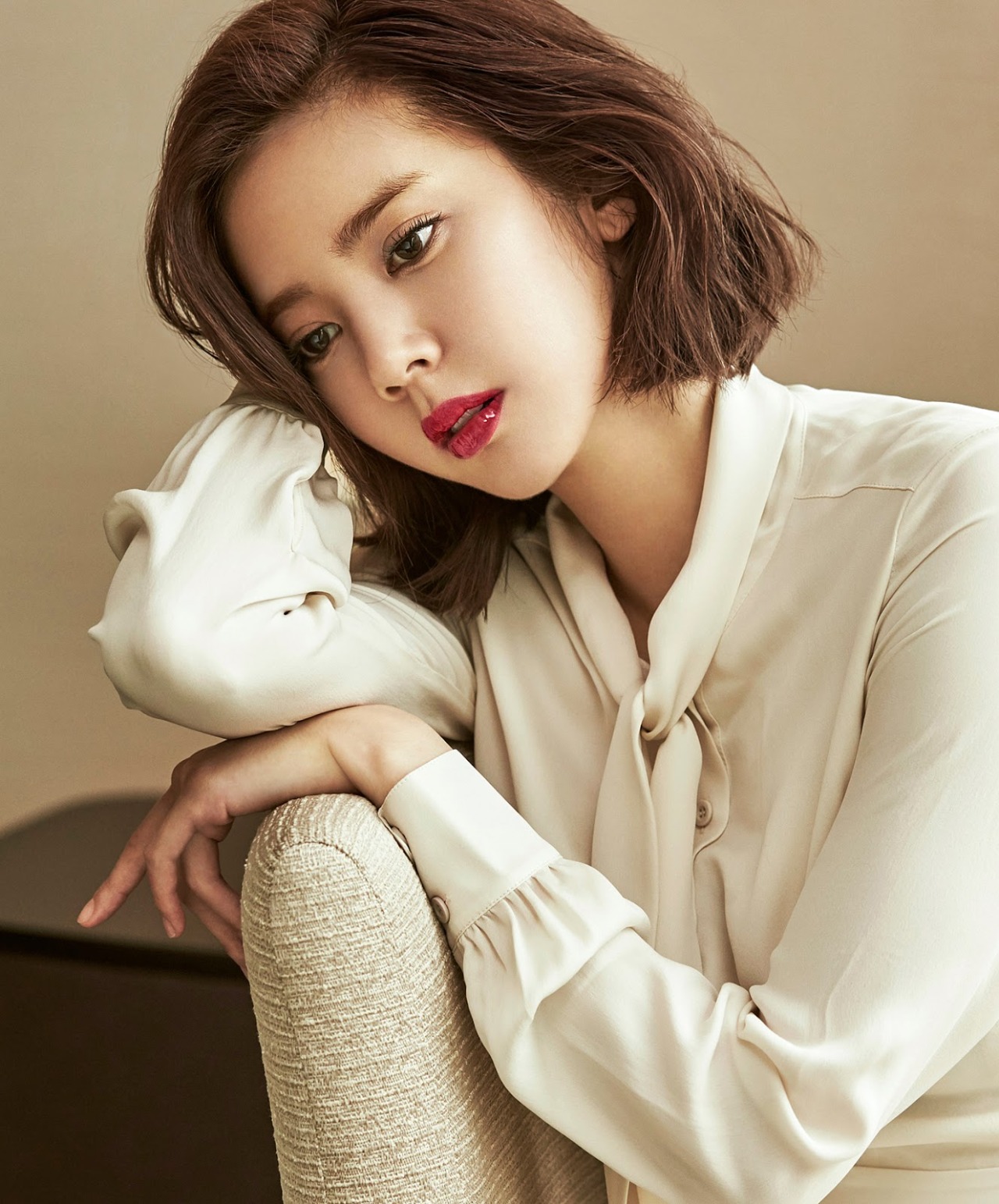 Son Dambi 손담비 - Singles Magazine October Issue ‘15 Pictures 4