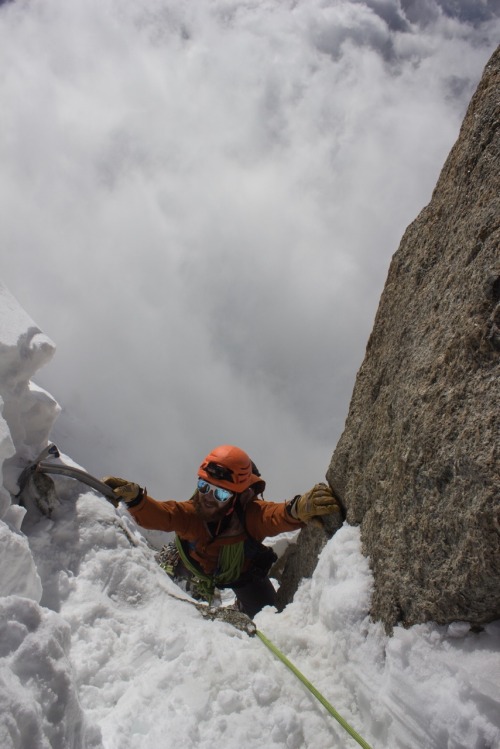 www.boulderingonline.pl Rock climbing and bouldering pictures and news christianlanley: Arête des Cosmiques (5.6, AI2, M4) Chamonix,...