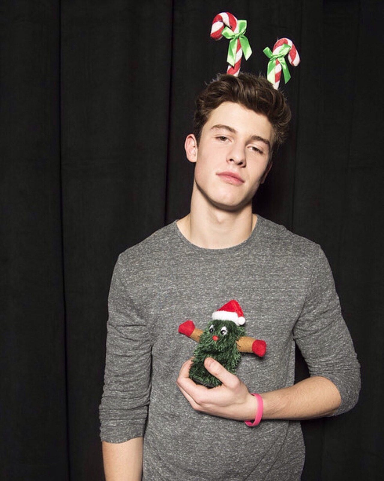 Shawn Mendes — Merry Christmas from Shawn💛