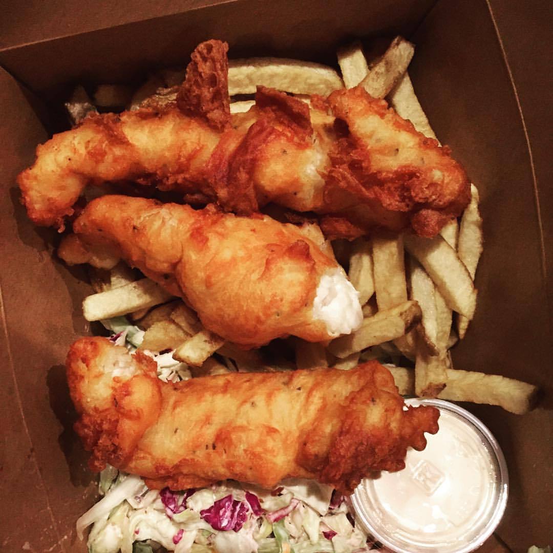 <p>Rockfish n Chips #thinkgloballyeatlocally #coastcafebolinas</p>