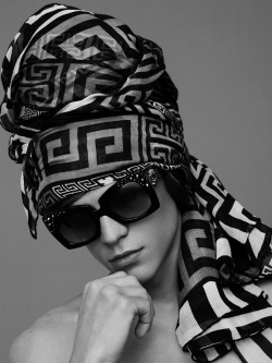the-trotteur:
“Versace Scarves 16.
”