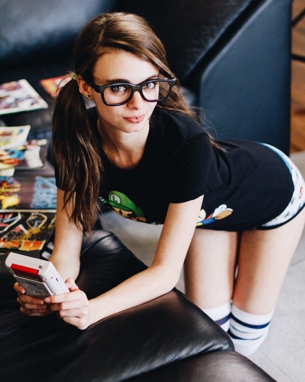 Pickup nerdy girl coffee shop