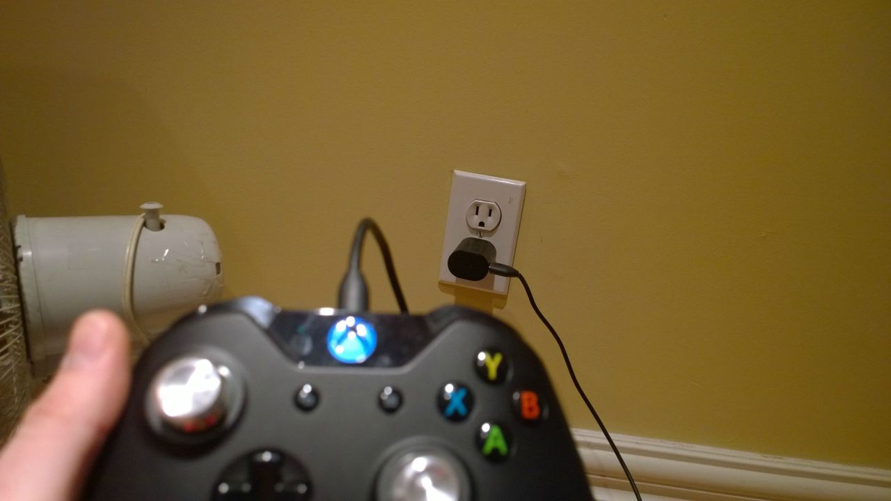 Can I Plug My Xbox One Controller Into The Wall?