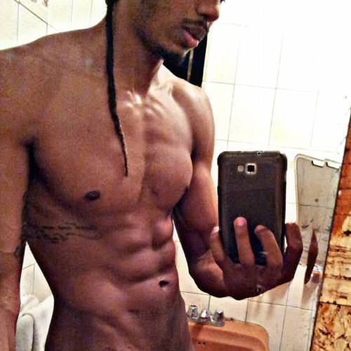 Tumblr ntyemym8041si8ovto1 500