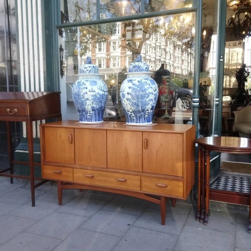 <p>#niceandneat 1970’s G-Plan sideboard @eclectic.shop.co.uk #Hove<br/>
.<br/>
.<br/>
.<br/>
#vintagefurniture #forsale #brighton #chinesetemple #liddedjar #bluenwhite #pier #collectibles #antiques #interiordesign #1stdibs #decorativeinteriors #midcenturystyle #gplan #vintageshop #retrolook #retrostyle #midcenturymodern</p>