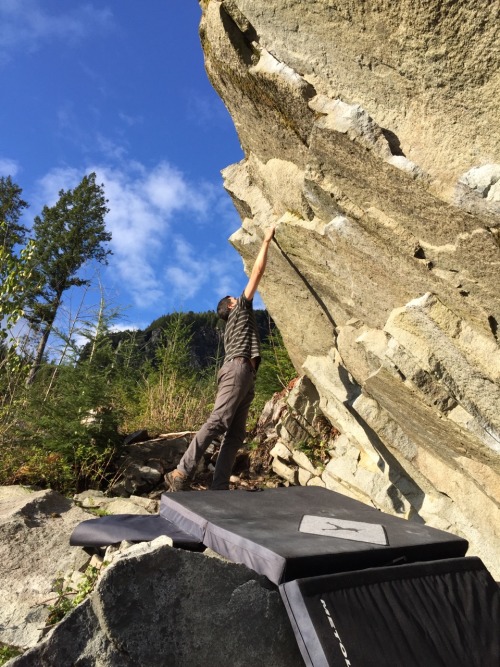 www.boulderingonline.pl Rock climbing and bouldering pictures and news Early season in Goldbar, WA.