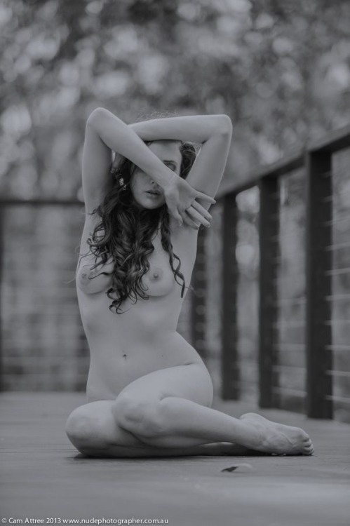 iwishitookthese:anoush-anou:Photographer - Cam AttreeModel... - Daily Ladies