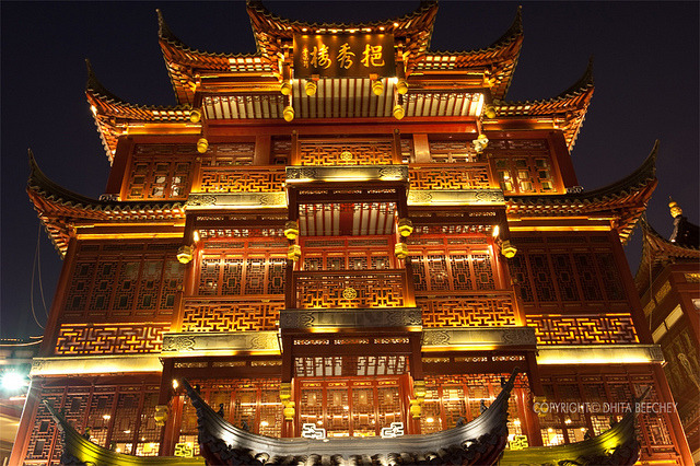 allasianflavours:
“ @ Yuyuan Garden during CNY by whiz-ka
”