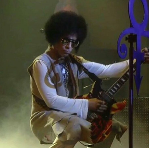caramelcandy82: “Prince 🎸💜 ” Prince and his guitars 💜