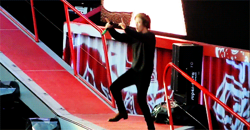 http://66.media.tumblr.com/6812a7329d28045541dab86df6576dbf/tumblr_n6o1pmiYuF1r8ux4io1_500.gif