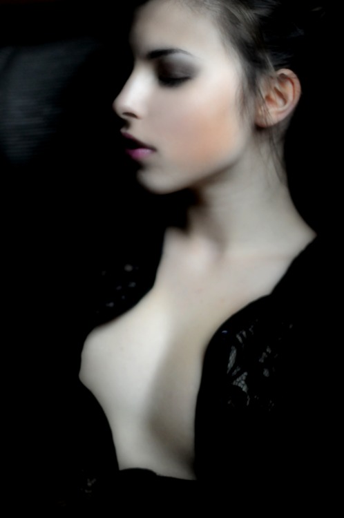 lucadenardo:Woman / Francesca - Daily Ladies