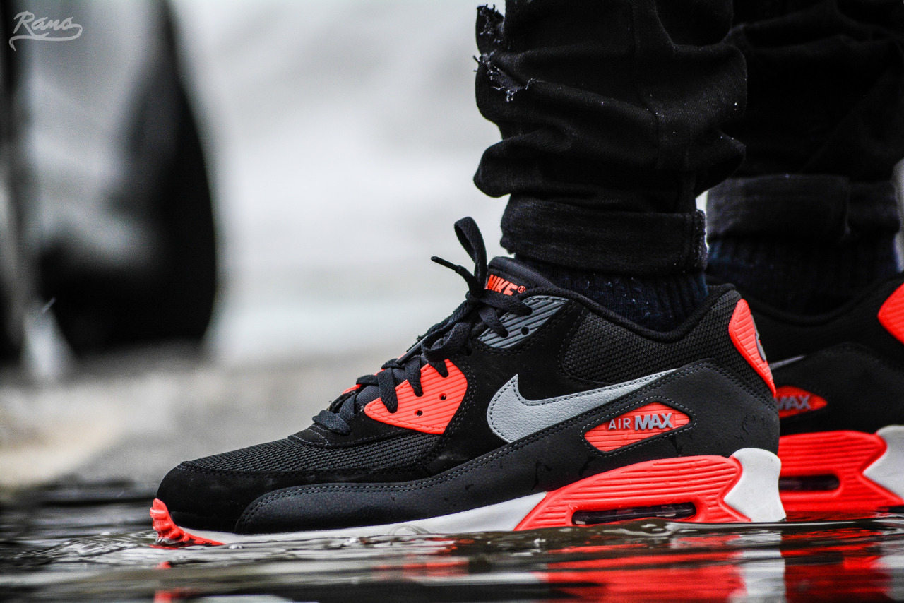 nike air max 90 black and red