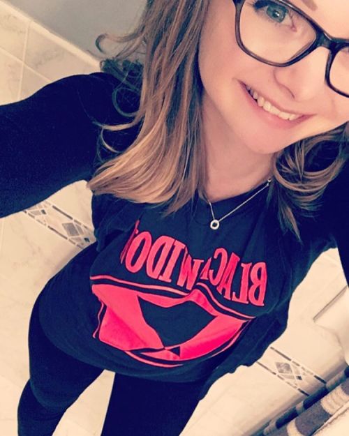 mom mature fuck pic emo wearing glasses girl naked