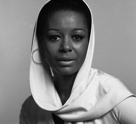 reinemachefrau:
Gail Fisher, 1973. Multi Emmy and Golden Globe winner for her role as Peggy Fair in the detective series MANNIX (1968-1975).
