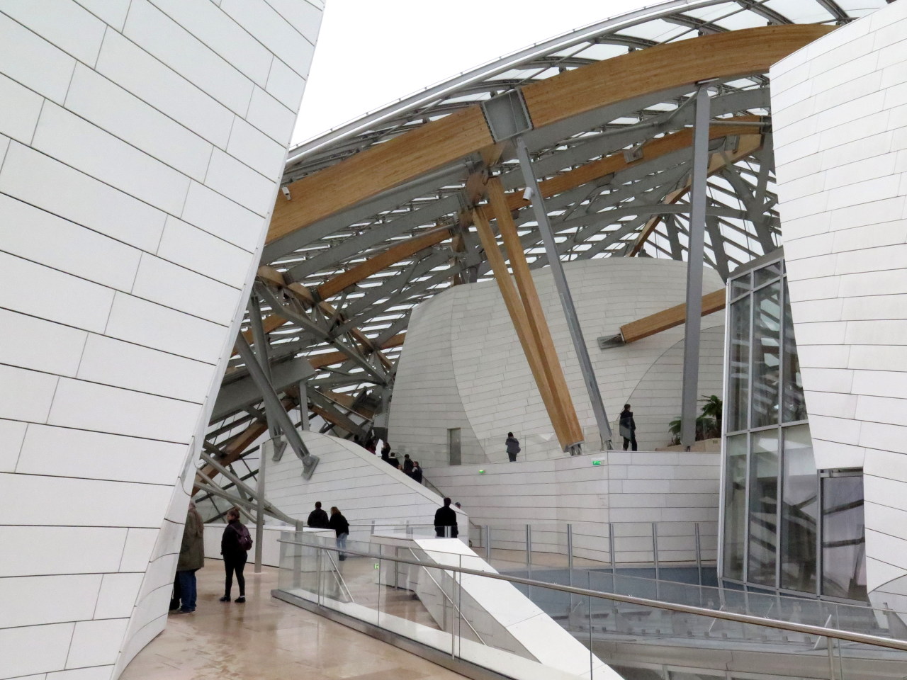 Paris Guide: Fondation Louis Vuitton — CHEF SEIS