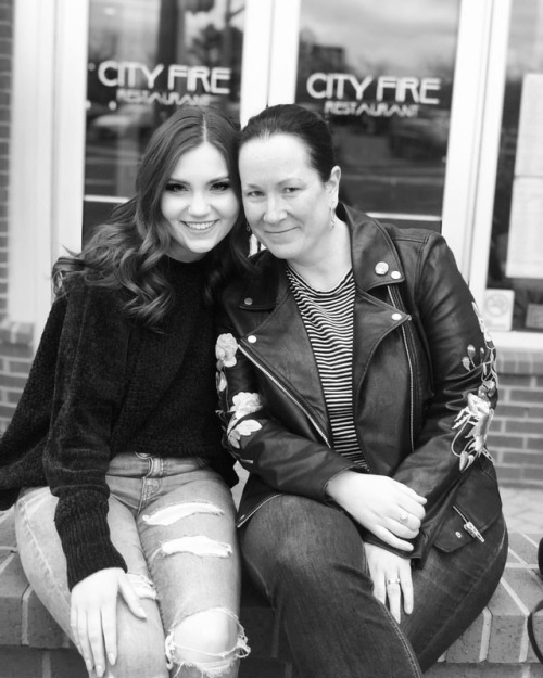 <p>LOVED getting to visit with one of my previous students and forever friends (as well as getting to meet her fabulous friends!) while she’s in Nashville on spring break, celebrating her 21st birthday. This fiddle thing I’ve been doing for 40 years has really brought some incredible people into my life. I love me some Shannon Hunt. #fiddleteacher #theshannonhunt #fiddlechicks #gigem (at The Gulch)<br/>
<a href="https://www.instagram.com/p/Bu74iZXFqLo/?utm_source=ig_tumblr_share&igshid=1oo09vfw9pscd">https://www.instagram.com/p/Bu74iZXFqLo/?utm_source=ig_tumblr_share&igshid=1oo09vfw9pscd</a></p>
