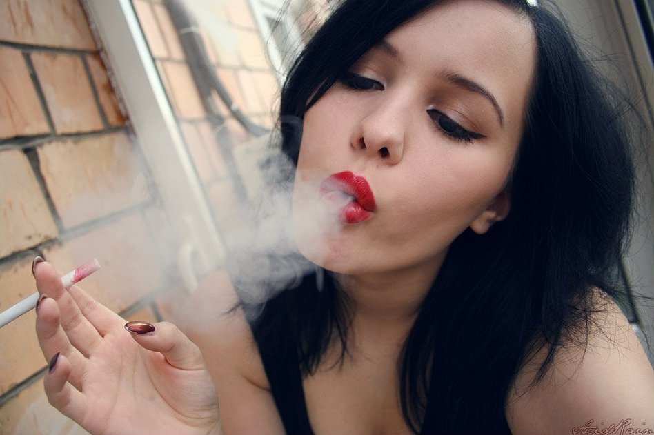 Smoking fetish exhales