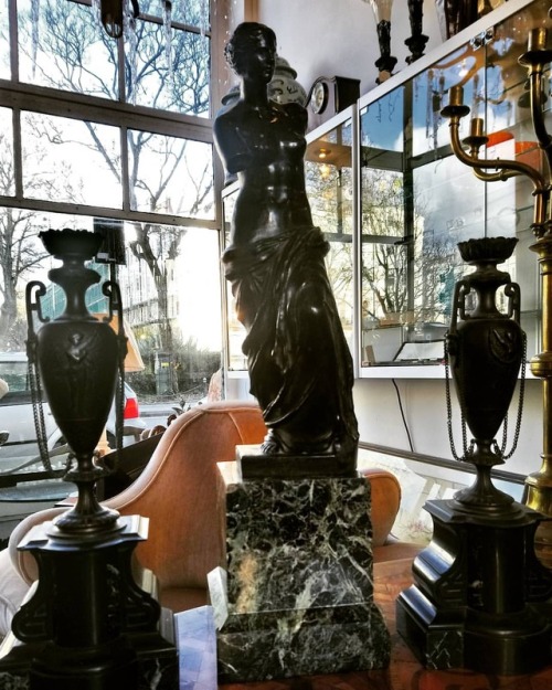 <p>Antique bronze Venus de-Milo on Marble plinth and pair of urns garnitures on marble base @eclectic.shop.co.uk #Hove <br/>
.<br/>
.<br/>
.<br/>
#antiques #antiquebronze #venusdemilo #neoclassical #frenchbronze #antiqueurns #decorativeantiques (at Eclectic Antiques & Vintage)<br/>
<a href="https://www.instagram.com/p/BrKkNjjnTZK/?utm_source=ig_tumblr_share&igshid=1edbym3cjdwjg">https://www.instagram.com/p/BrKkNjjnTZK/?utm_source=ig_tumblr_share&igshid=1edbym3cjdwjg</a></p>