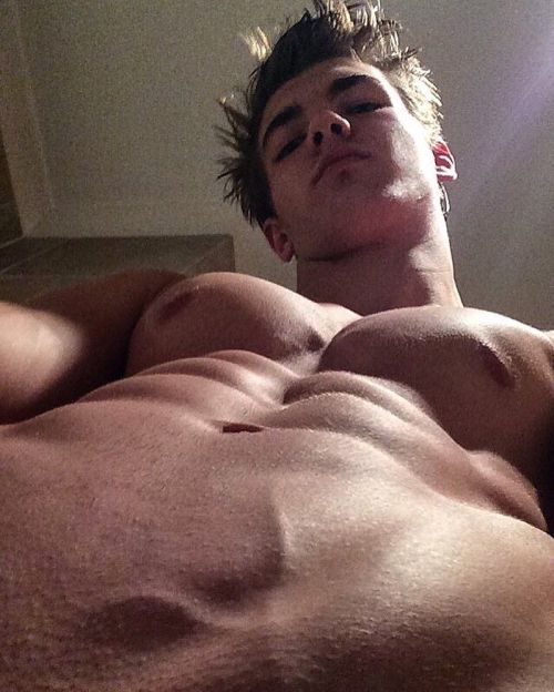 sexxyboyzz:

Snap: ???? luis_soares14