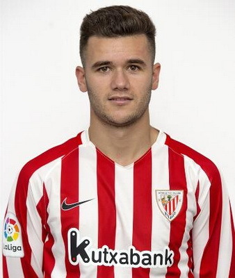 Ager Aketxe Barrutia (Bilbao, 30 de diciembre de 1993) es un jugador profesional de fútbol español que juega en el Athletic Club como centrocampista ofensivo. Es el hermano pequeño del delantero Isaac Aketxe.Trayectoria:2011-2012 Club Deportivo...