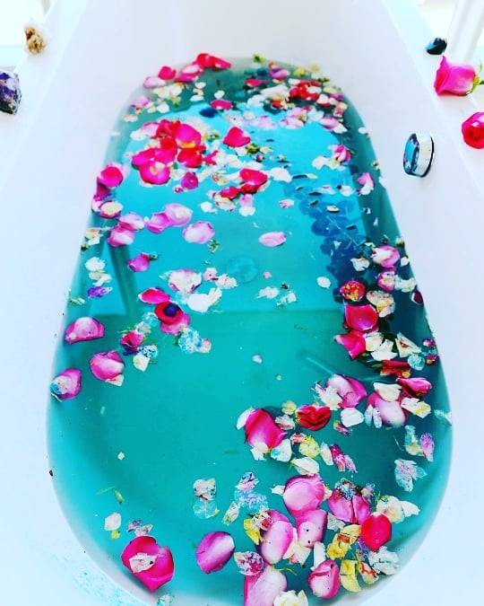<p>repost via mamamedicine ✨<br/>
Clearing out the week with some sunshine and Medicine like this…</p>
<p>#boho #bohodecor #bohobath #mamamedicine #bathroomdecor #bubblebath #bubblebooty #healingbath #healing #floral #flowers #flowerbath #bathbomb #bathaddict #bathtime #bohoglam #bohohome #bohovibes #mybohohome #beautifullyboho #relax #calm #healingenergy (at Durham, North Carolina)<br/>
<a href="https://www.instagram.com/p/Bqlb4BMHv6X/?utm_source=ig_tumblr_share&igshid=xcsx1011a5nd" target="_blank">https://www.instagram.com/p/Bqlb4BMHv6X/?utm_source=ig_tumblr_share&igshid=xcsx1011a5nd</a></p>