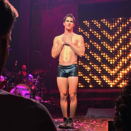 Topics tagged under hitsyousohard on Darren Criss Fan Community Tumblr_ofn55xbedp1uetdyxo1_500