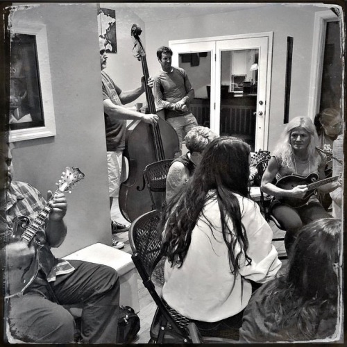 <p>And so it begins… #nashvillemandolincamp #nashville #mandolin #nashvilleacousticcamps (at Fiddlestar)<br/>
<a href="https://www.instagram.com/p/Bn-JVXqAZyu/?utm_source=ig_tumblr_share&igshid=jcm968c128pu">https://www.instagram.com/p/Bn-JVXqAZyu/?utm_source=ig_tumblr_share&igshid=jcm968c128pu</a></p>
