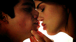 ◊ crackships yeaaaah - Page 2 Tumblr_mrtzozwbYw1scp0bso7_250
