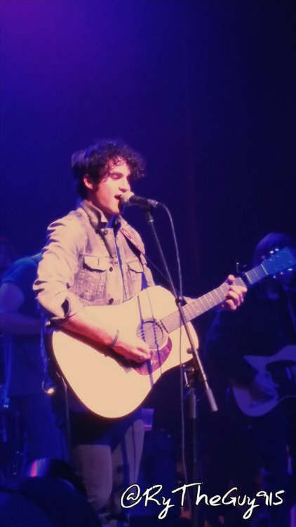 Topics tagged under freefallin on Darren Criss Fan Community Tumblr_odjtplmQ6C1uetdyxo1_500